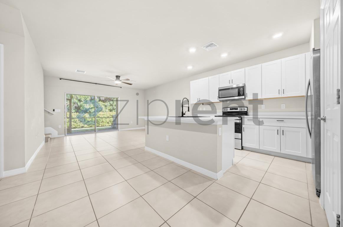 15453 Wildflower Cir