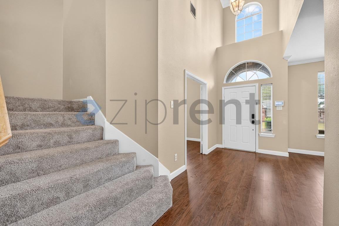 1228 Hillcrest Dr - Photo 5 of 36