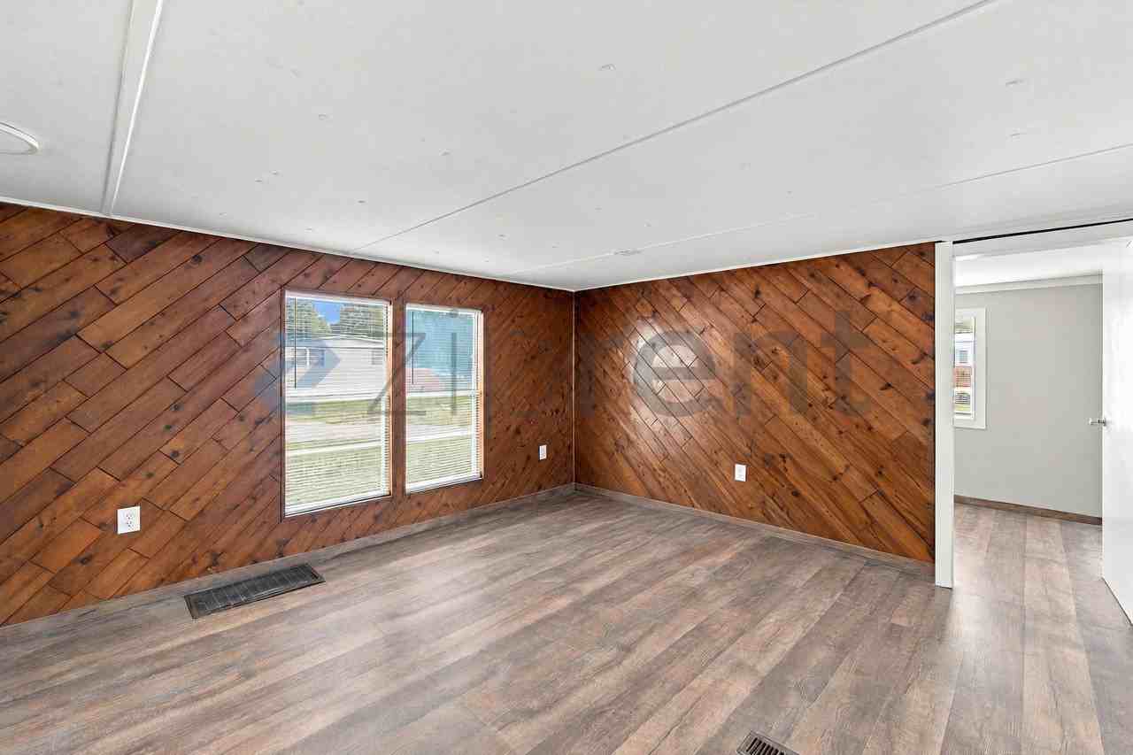 10726 Skewlee Rd - Photo 6 of 15