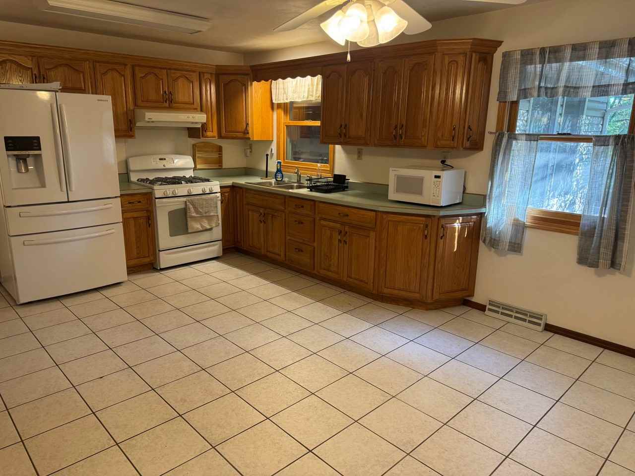 5852 N Walnut Street Rd - Photo 4 of 11