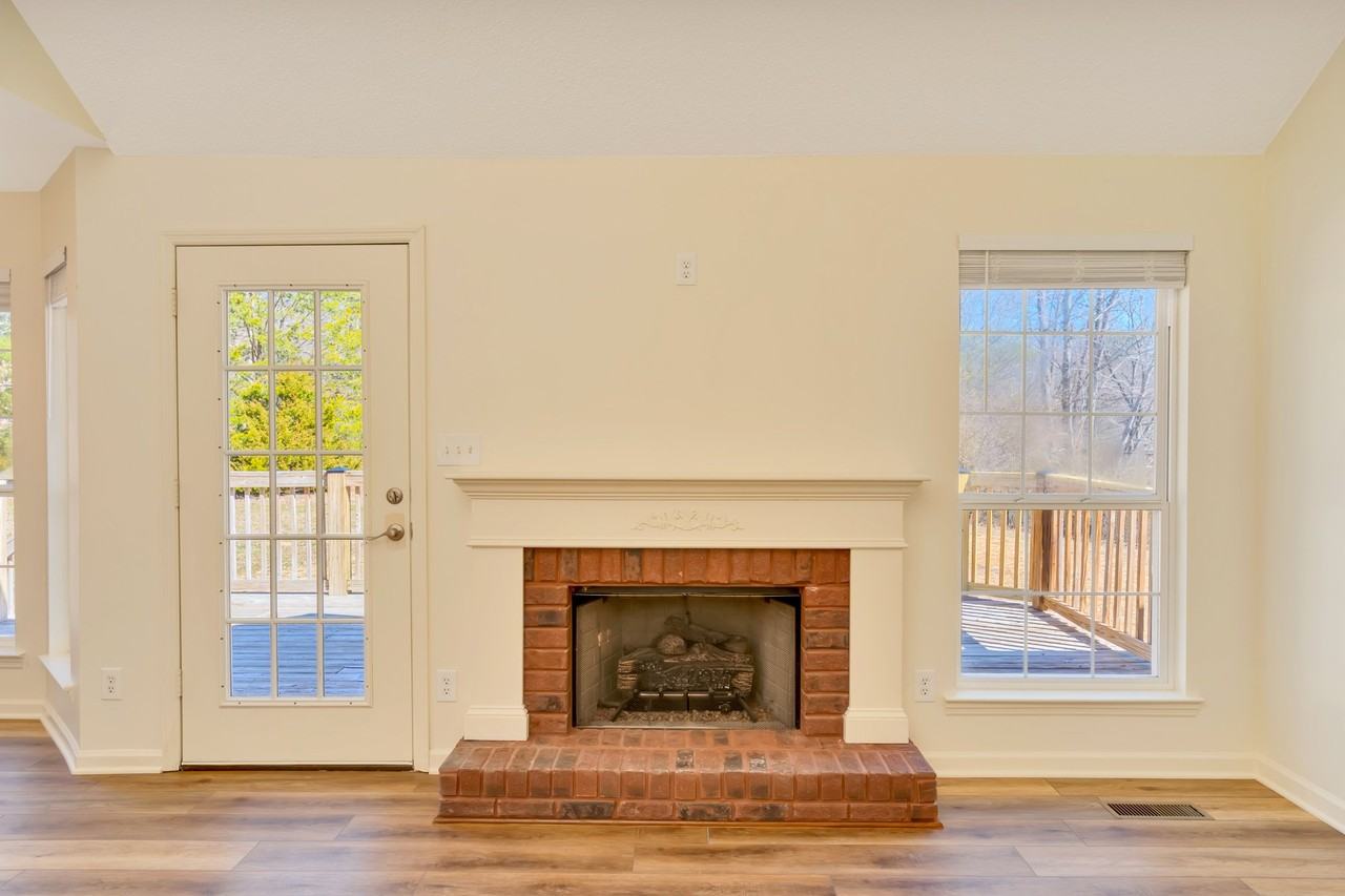 2224 N Fork Dr - Photo 4 of 20