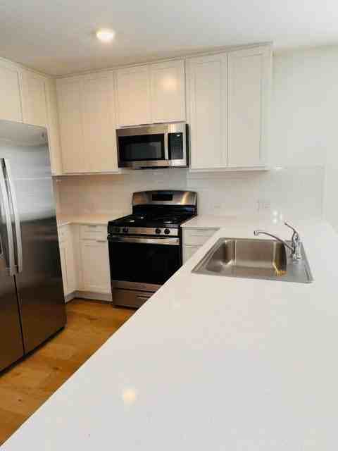 2704 Nw 203rd St - Photo 3 of 14