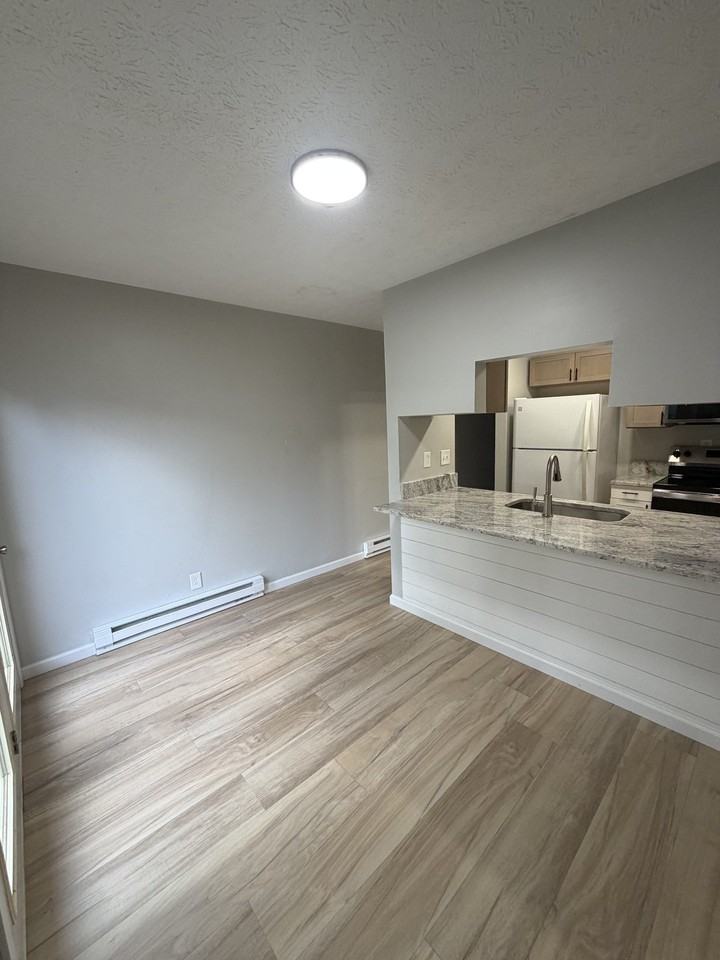 208 Forest Ln - Photo 6 of 19