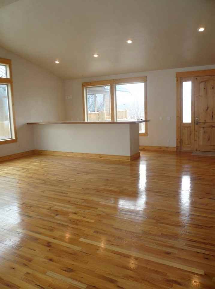 492 N St - Photo 5 of 9