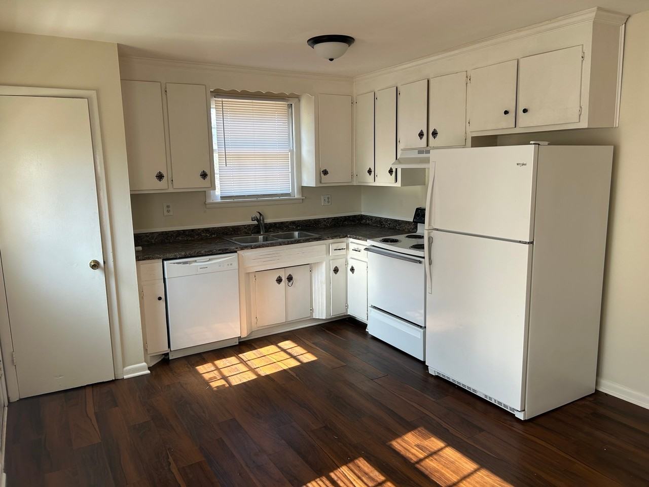6636 Keystone Dr - Photo 3 of 10