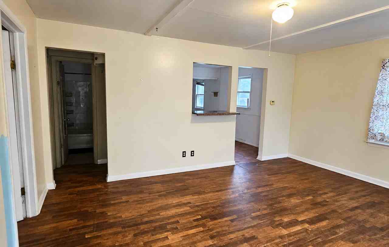 2914 Leith St - Photo 2 of 7