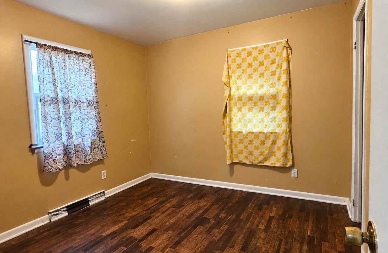 2914 Leith St - Photo 5 of 7