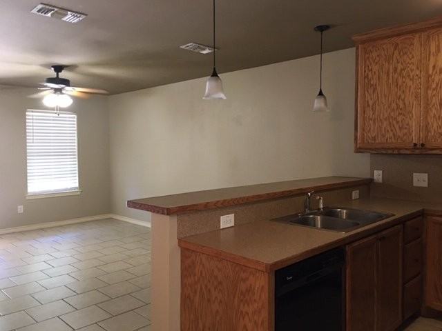 3720 Ash St - Photo 4 of 8
