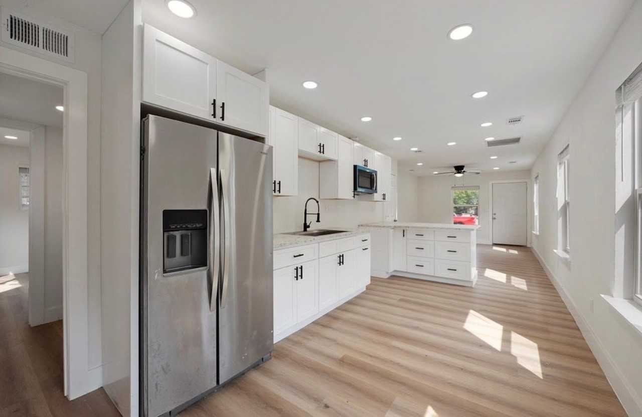1840 Portland Ave - Photo 3 of 14