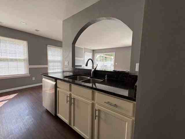 1600 Beacon Village Dr - Photo 5 of 20