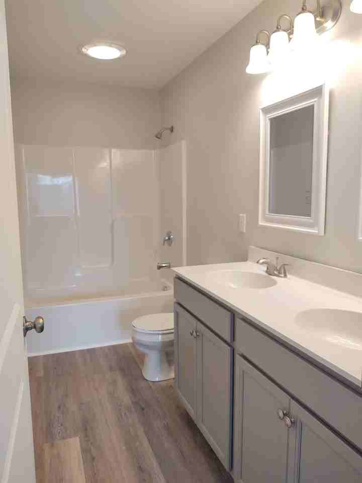 4126 Dixie Ave - Photo 4 of 8