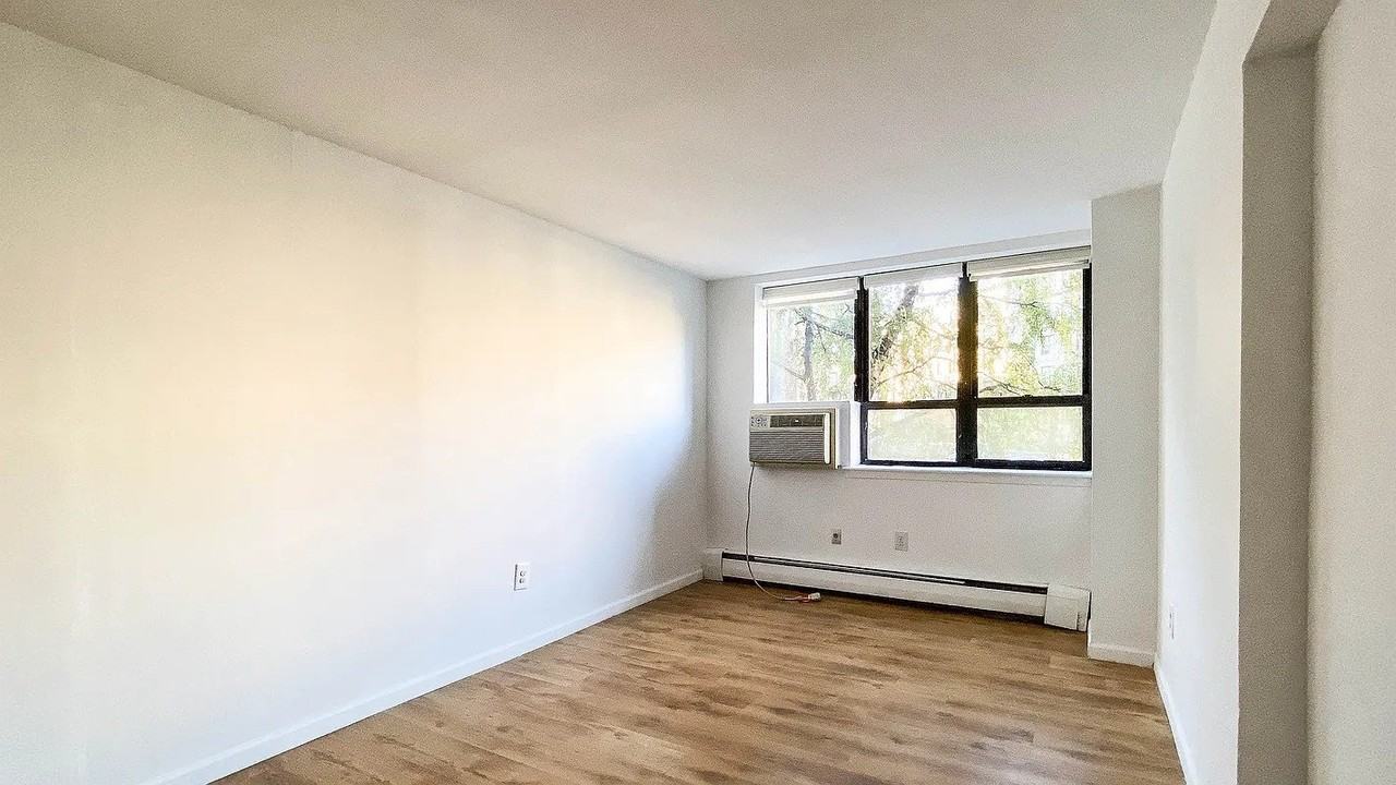 301 W 110th St #1C - Photo 5 of 11