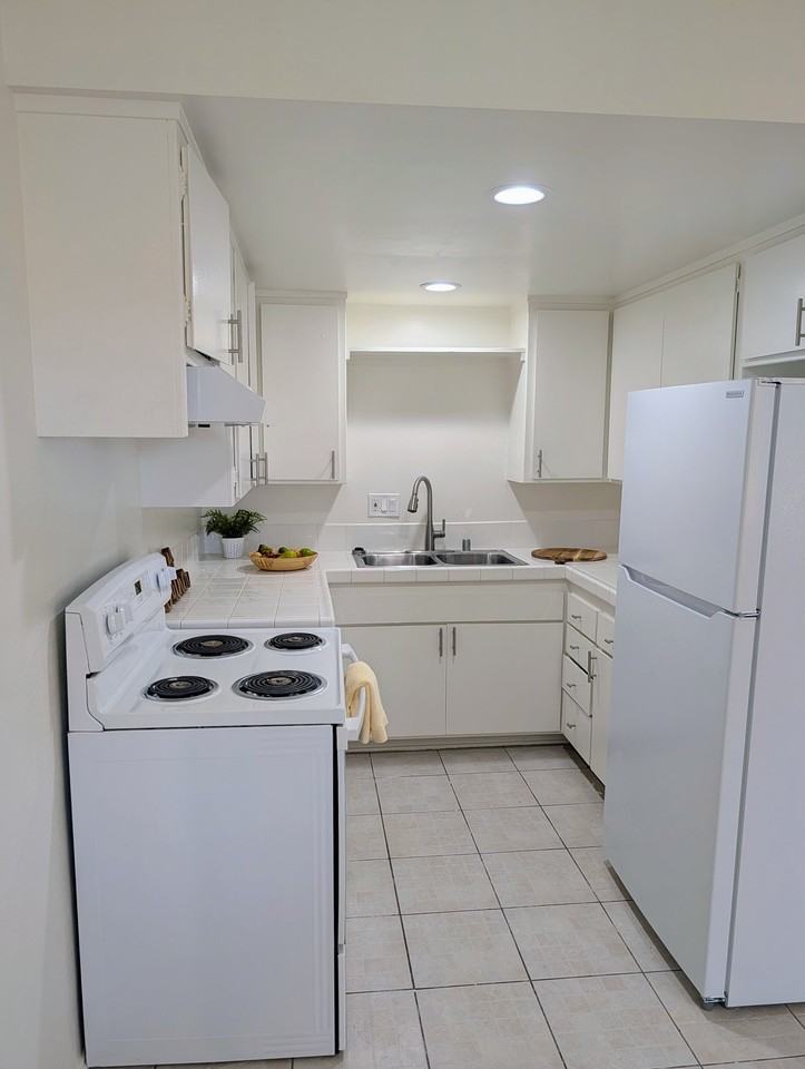2870 W 235th St #14 - Photo 4 of 12