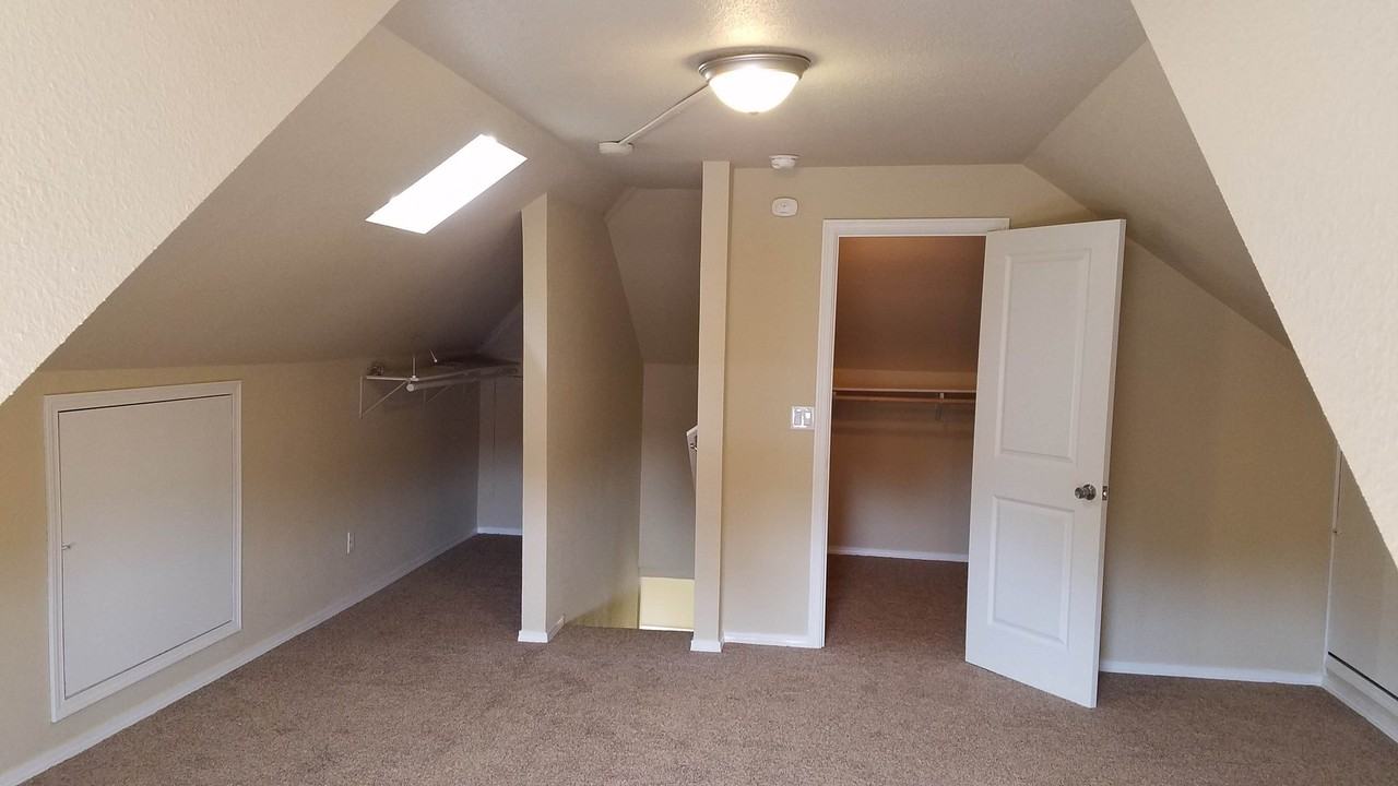 27120 101st Ave Nw - Photo 5 of 17