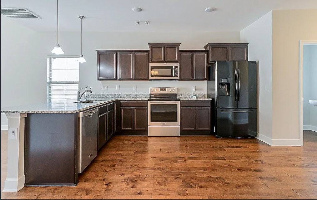 2000 Abbingdon Way - Photo 4 of 20