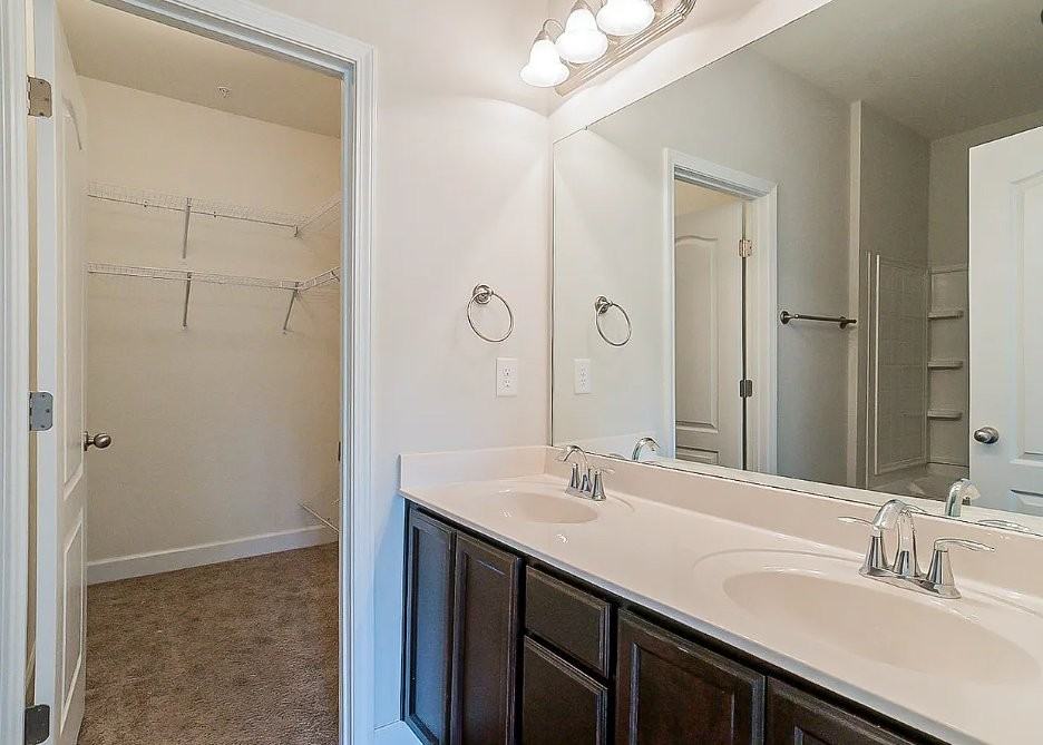 2000 Abbingdon Way - Photo 6 of 20