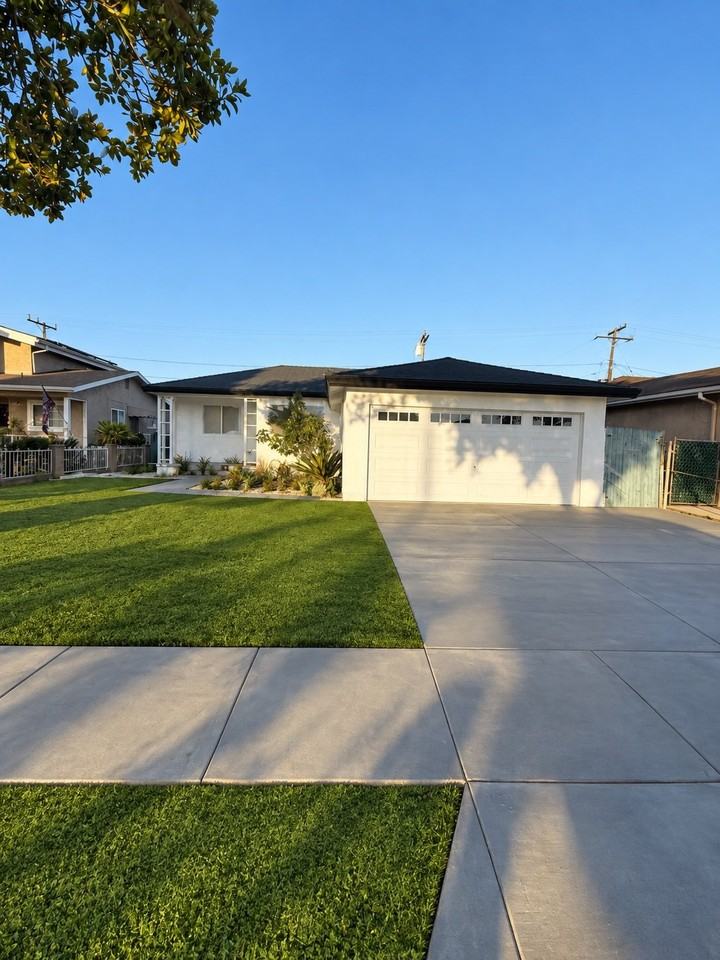 17904 Crenshaw Blvd - Photo 2 of 10
