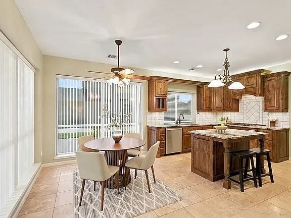 905 Silverthorne Trl - Photo 4 of 19
