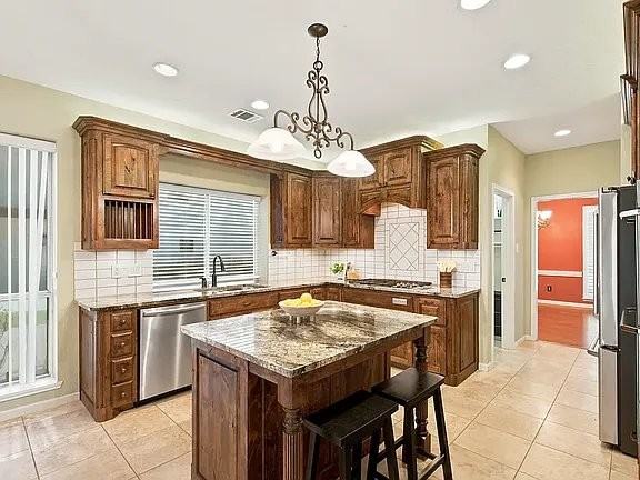 905 Silverthorne Trl - Photo 5 of 19
