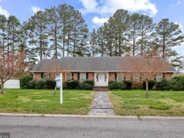 featured image of 1002 Laurel St
