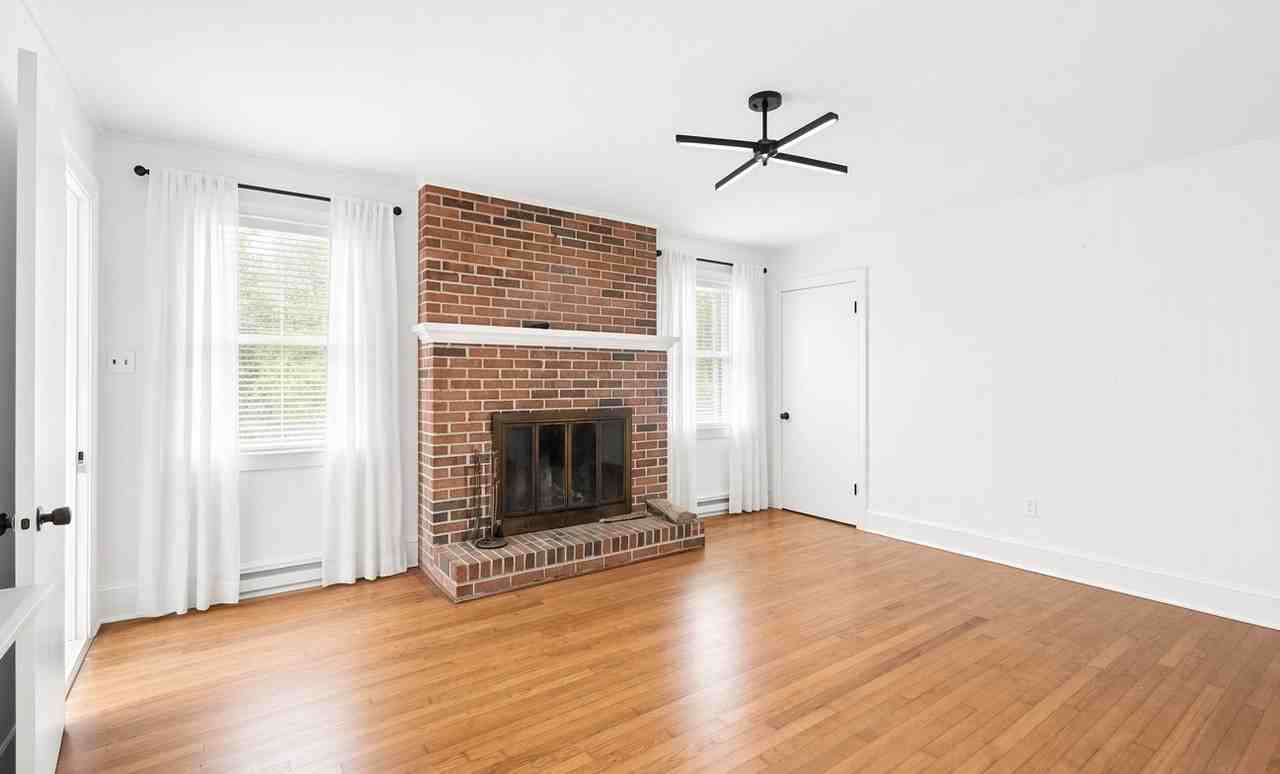 1002 Laurel St - Photo 3 of 16