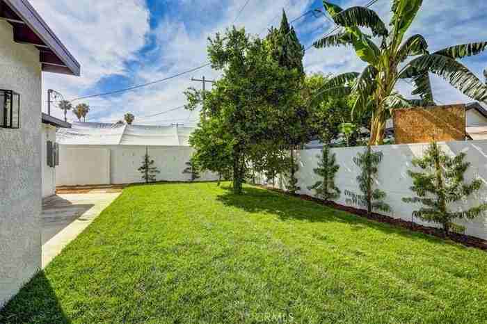 12239 Brittain St - Photo 3 of 18