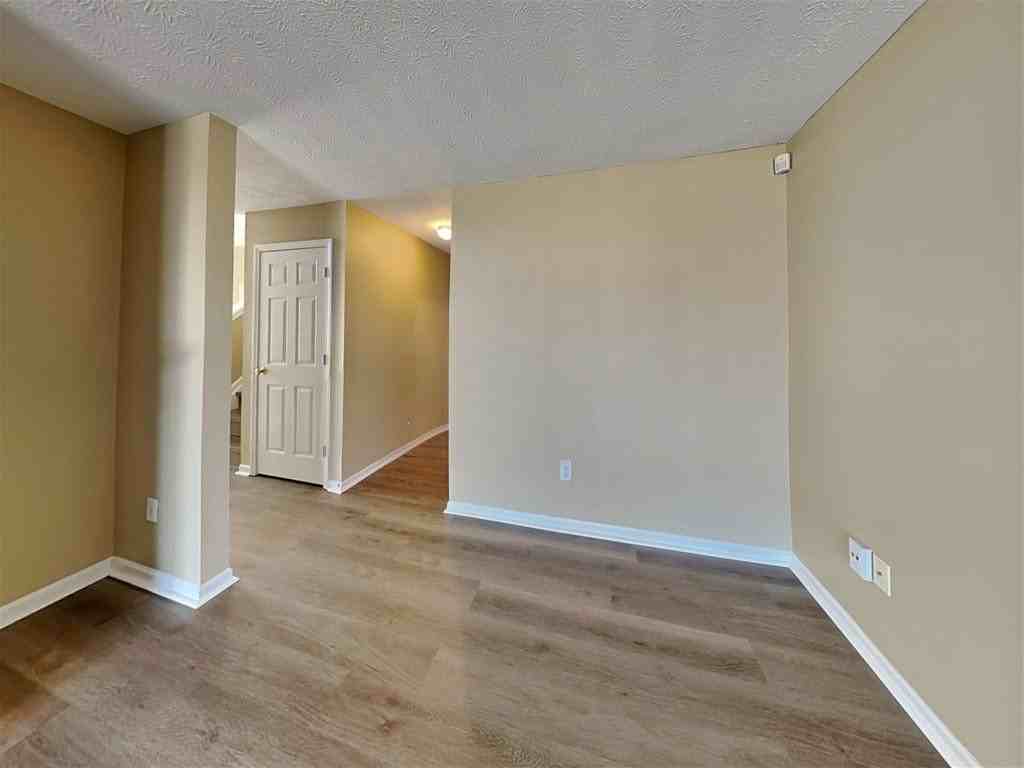5356 Pelham Way - Photo 6 of 10