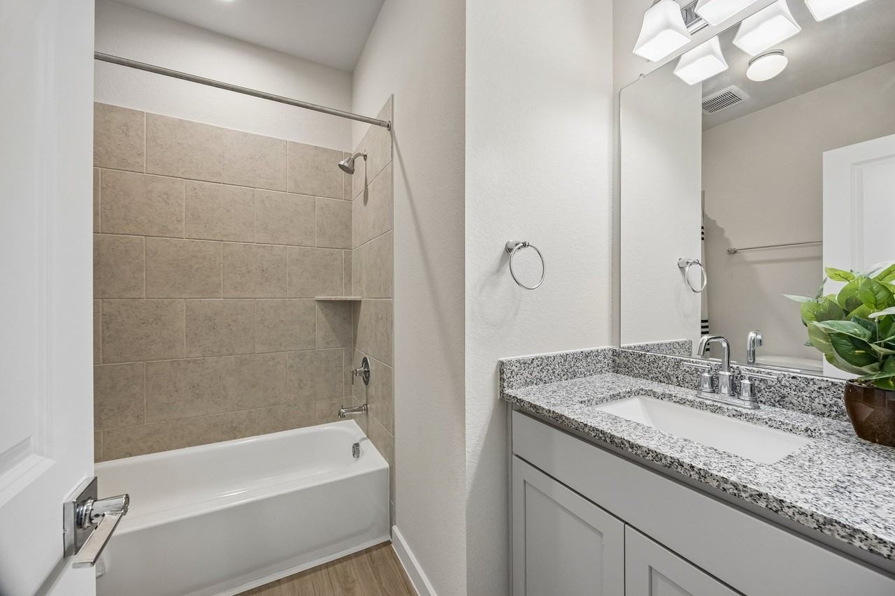 2449 Abbot Brook Dr - Photo 2 of 7