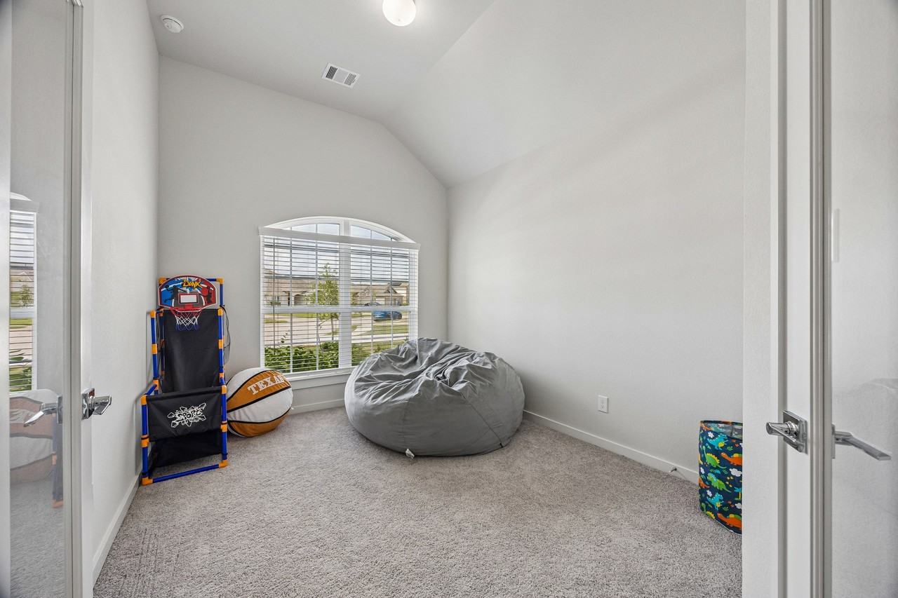 2449 Abbot Brook Dr - Photo 3 of 7