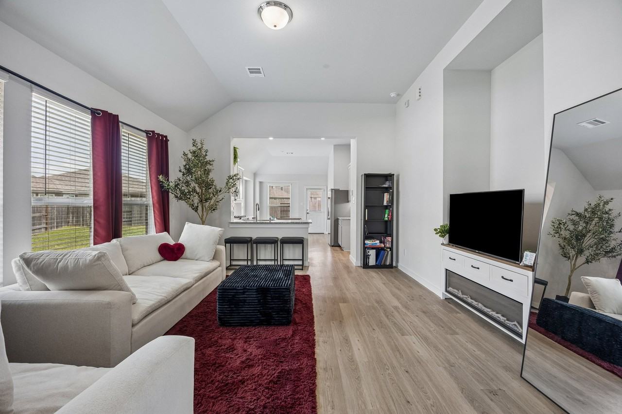 2449 Abbot Brook Dr - Photo 4 of 7