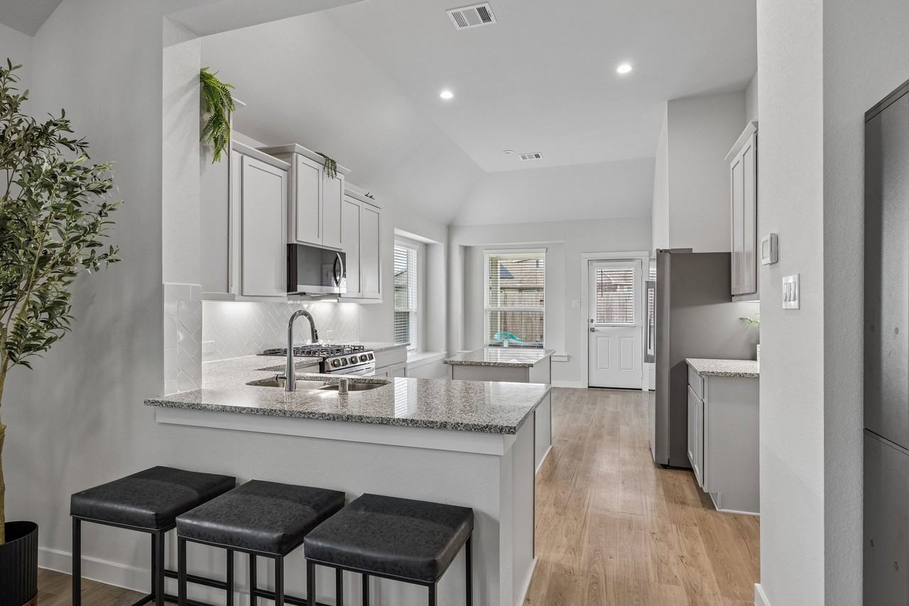 2449 Abbot Brook Dr - Photo 5 of 7