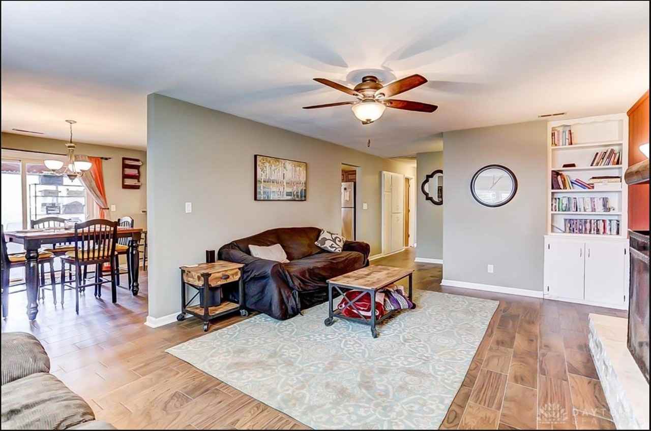 2049 Westlawn Dr - Photo 5 of 20