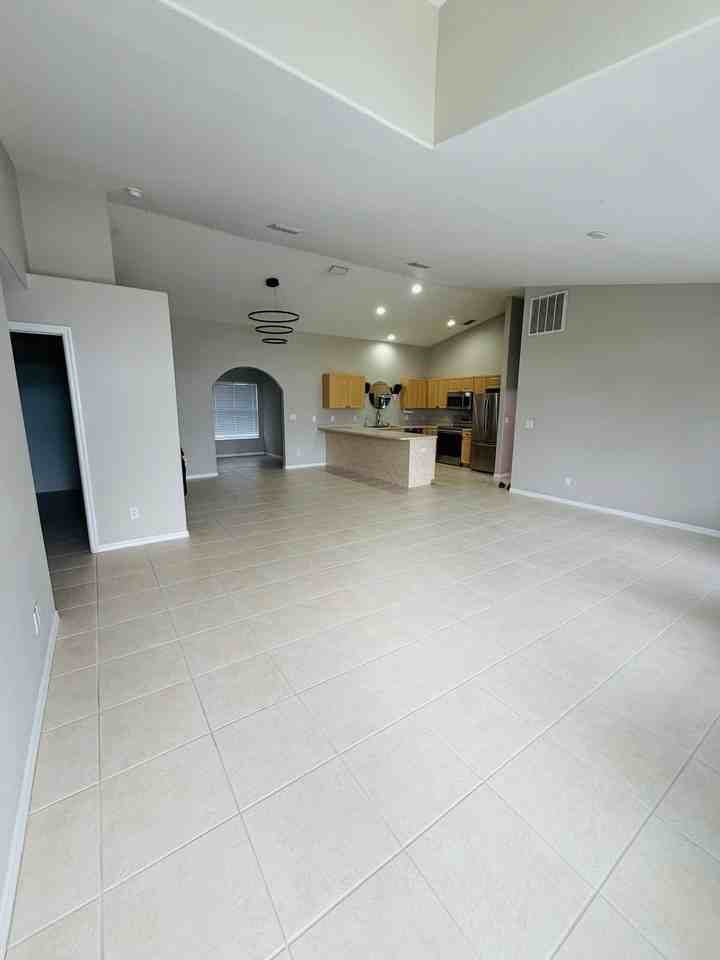 4336 Sw 7th Ave - Photo 2 of 20