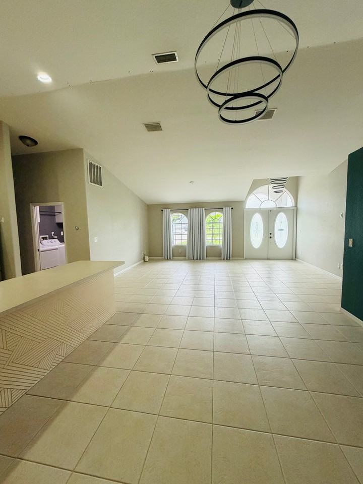 4336 Sw 7th Ave - Photo 4 of 20