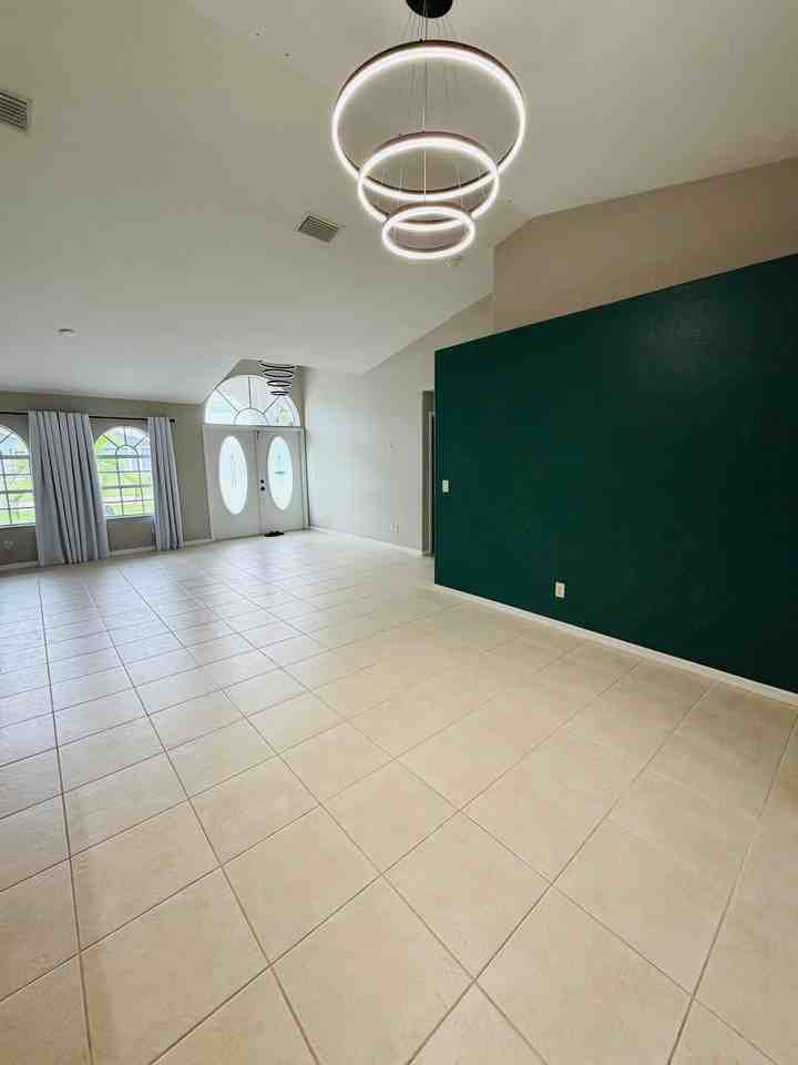 4336 Sw 7th Ave - Photo 5 of 20