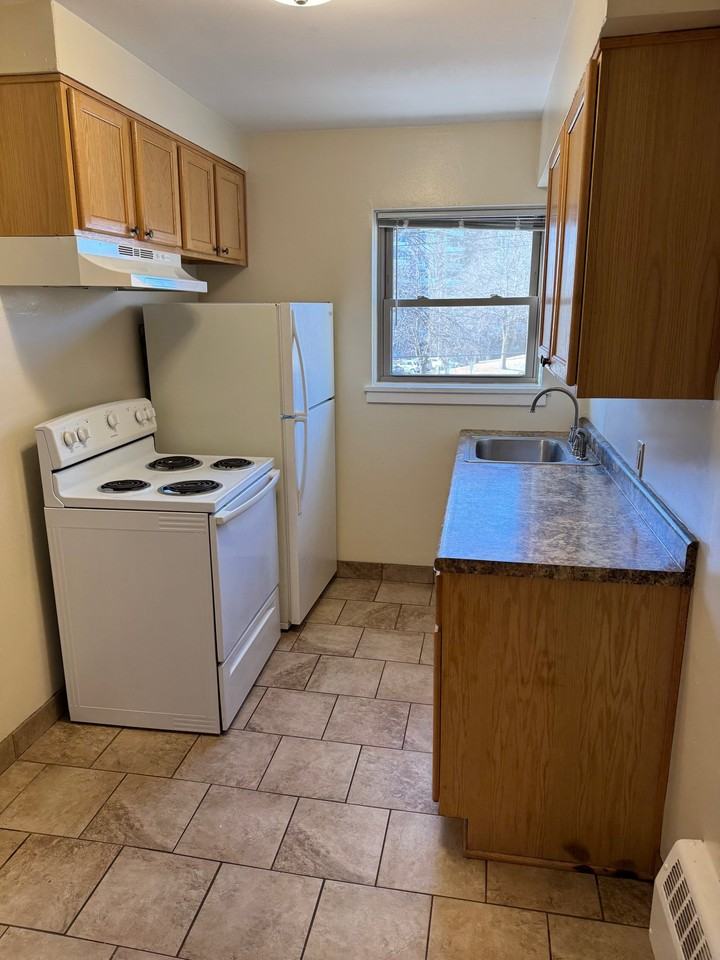 885 Saint Paul Ave #5 - Photo 5 of 16