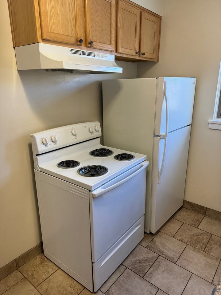 885 Saint Paul Ave #5 - Photo 6 of 16