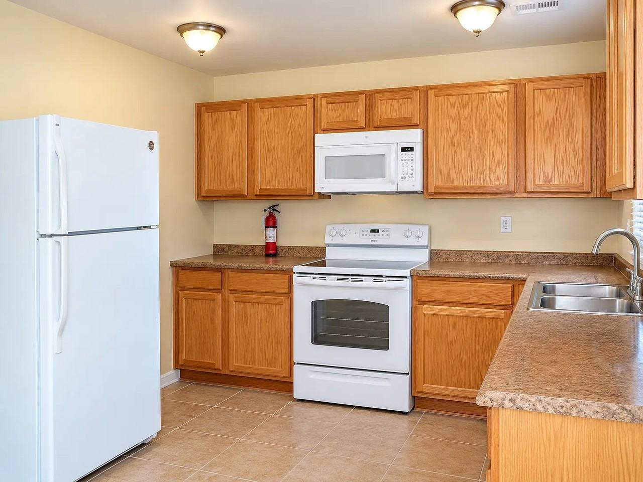 141 Pennypacker Dr - Photo 2 of 5