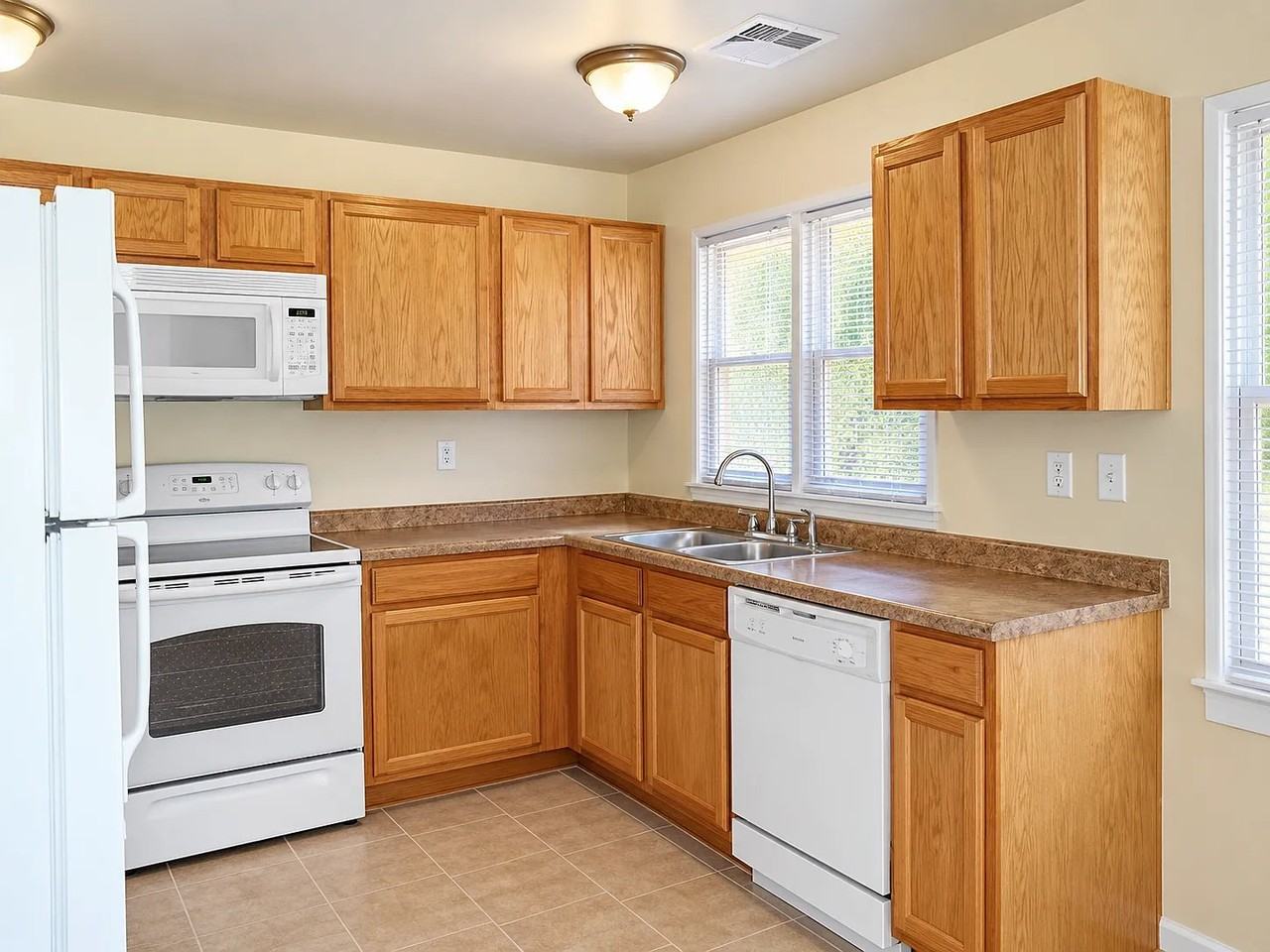 141 Pennypacker Dr - Photo 4 of 5