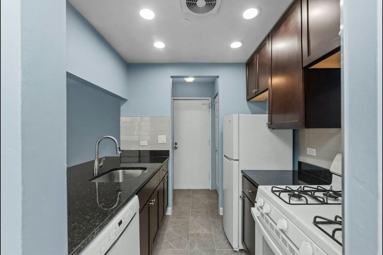 663 West Grace Street, Unit 216 - Photo 5 of 9