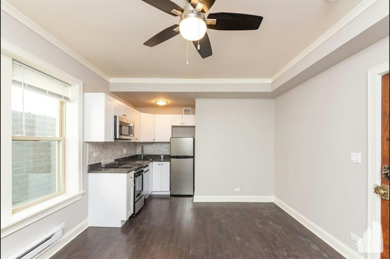 640 West Wrightwood Avenue, Unit 211 - Photo 3 of 10