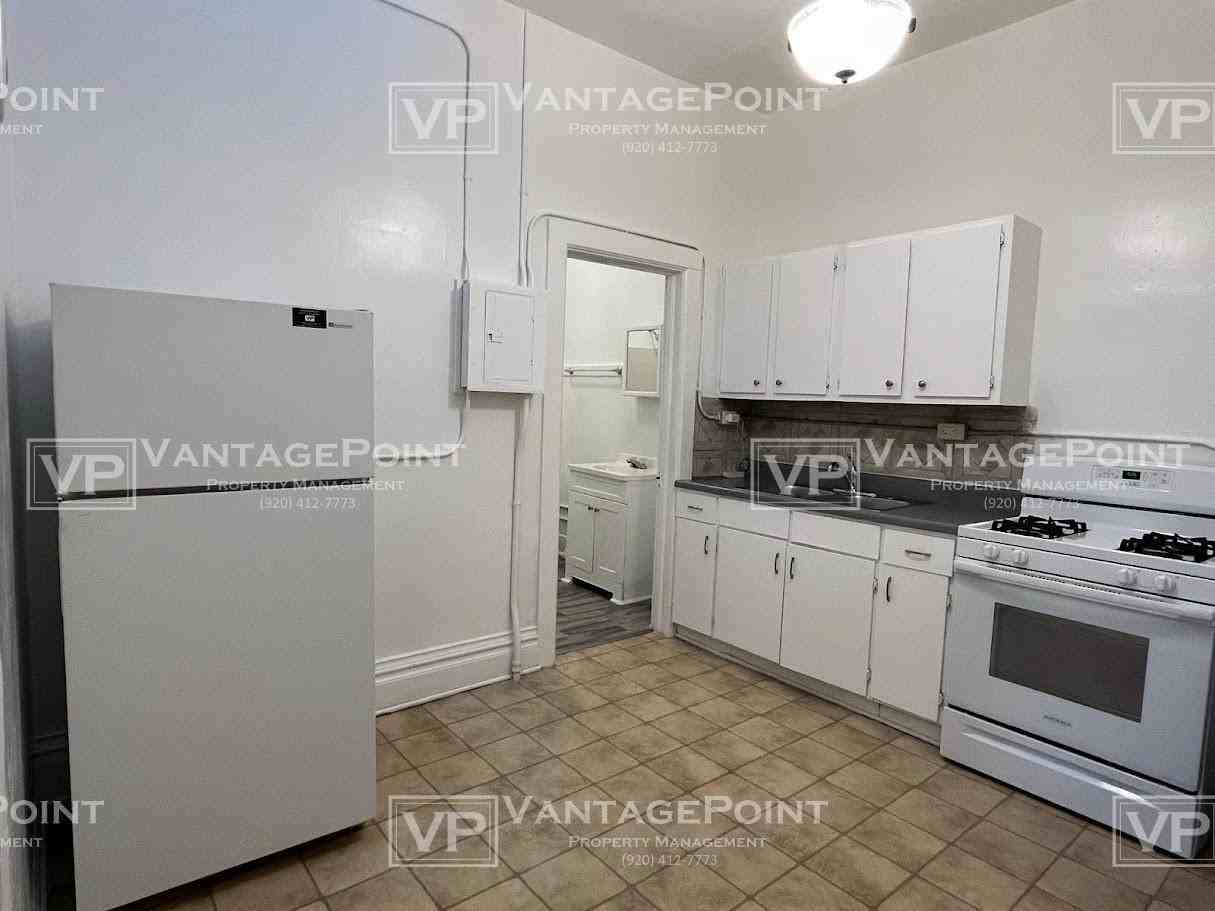 413 - 423 Dousman Street - Photo 2 of 12