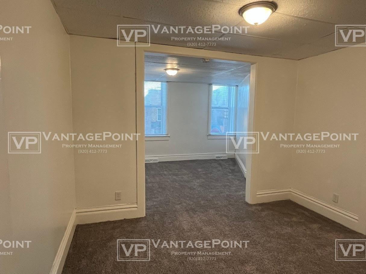 413 - 423 Dousman Street - Photo 6 of 12