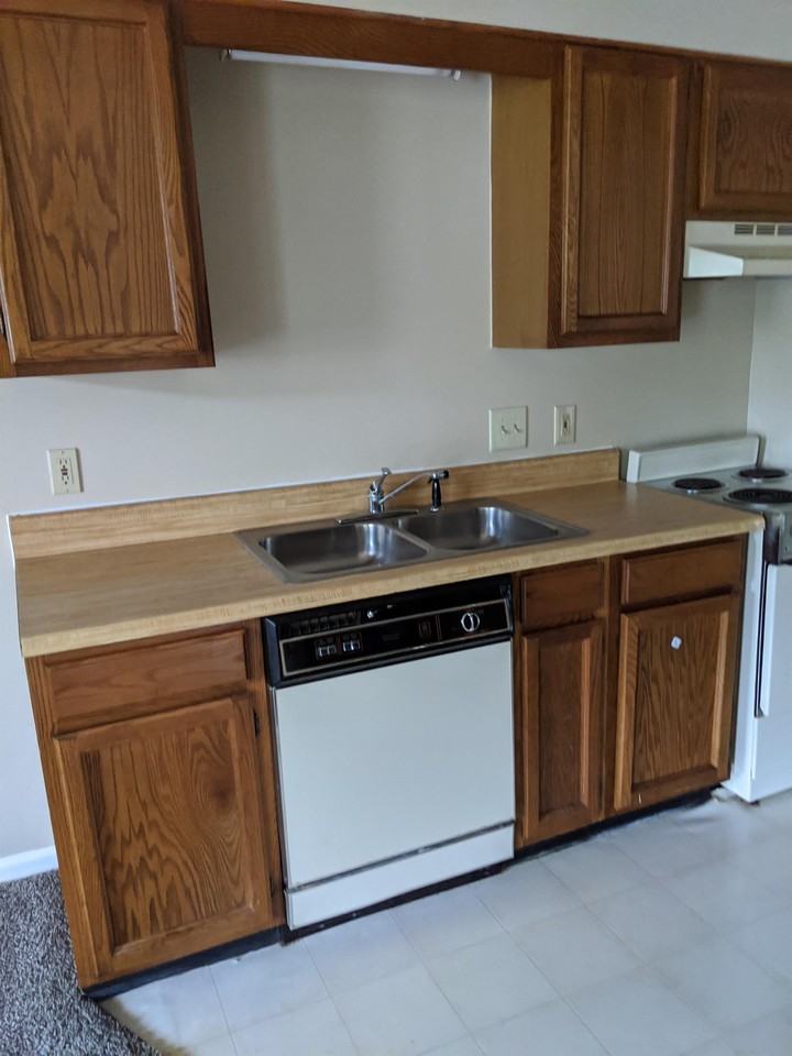 TIMBERLINE APARTMENTS - Photo 2 of 37
