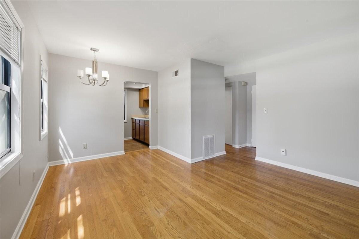 Morton Place - Photo 3 of 16