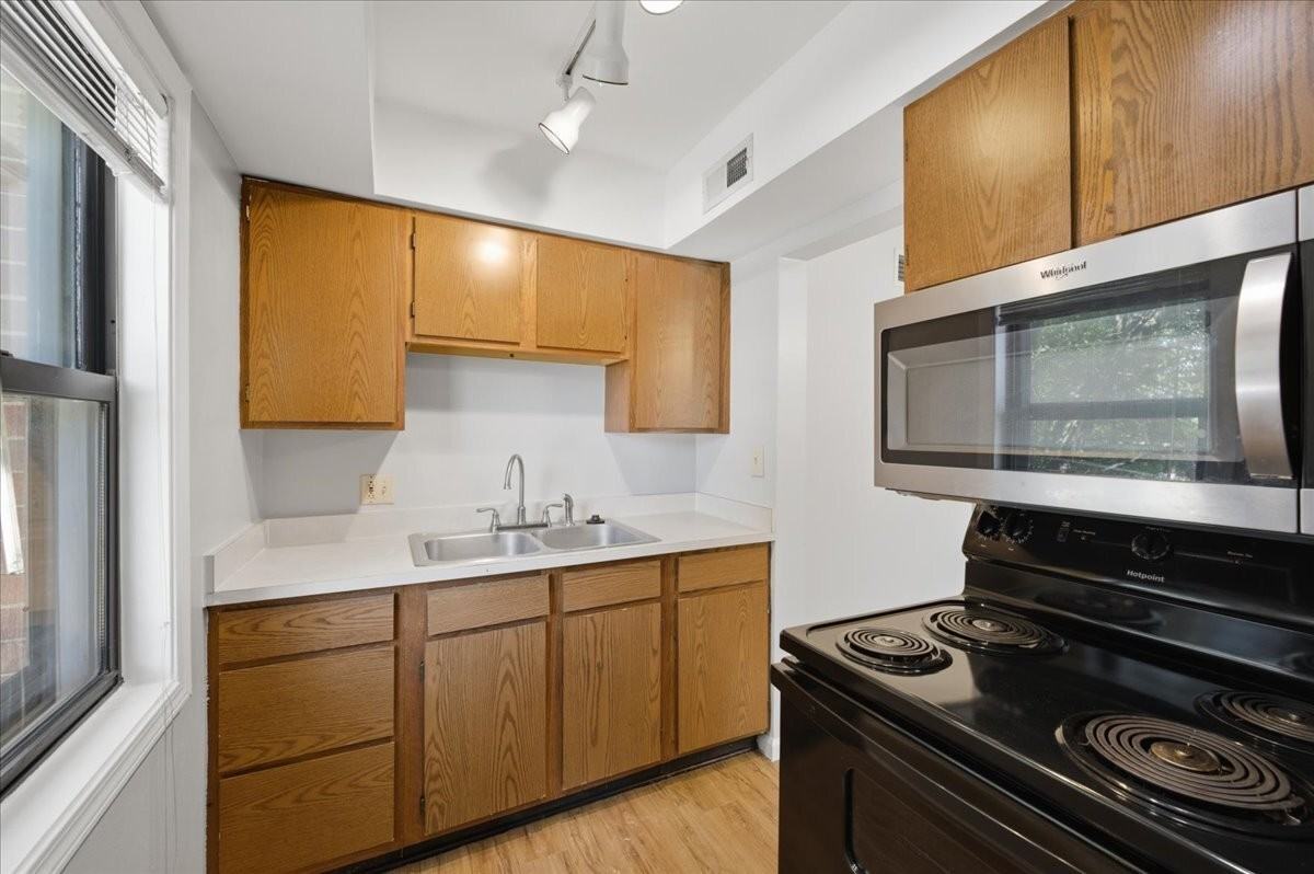 Morton Place - Photo 5 of 16