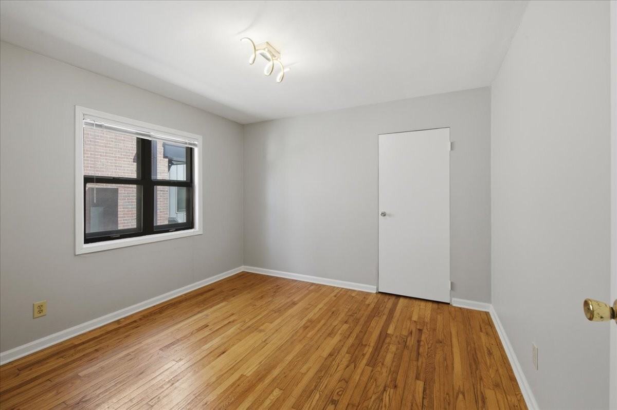 Morton Place - Photo 7 of 16