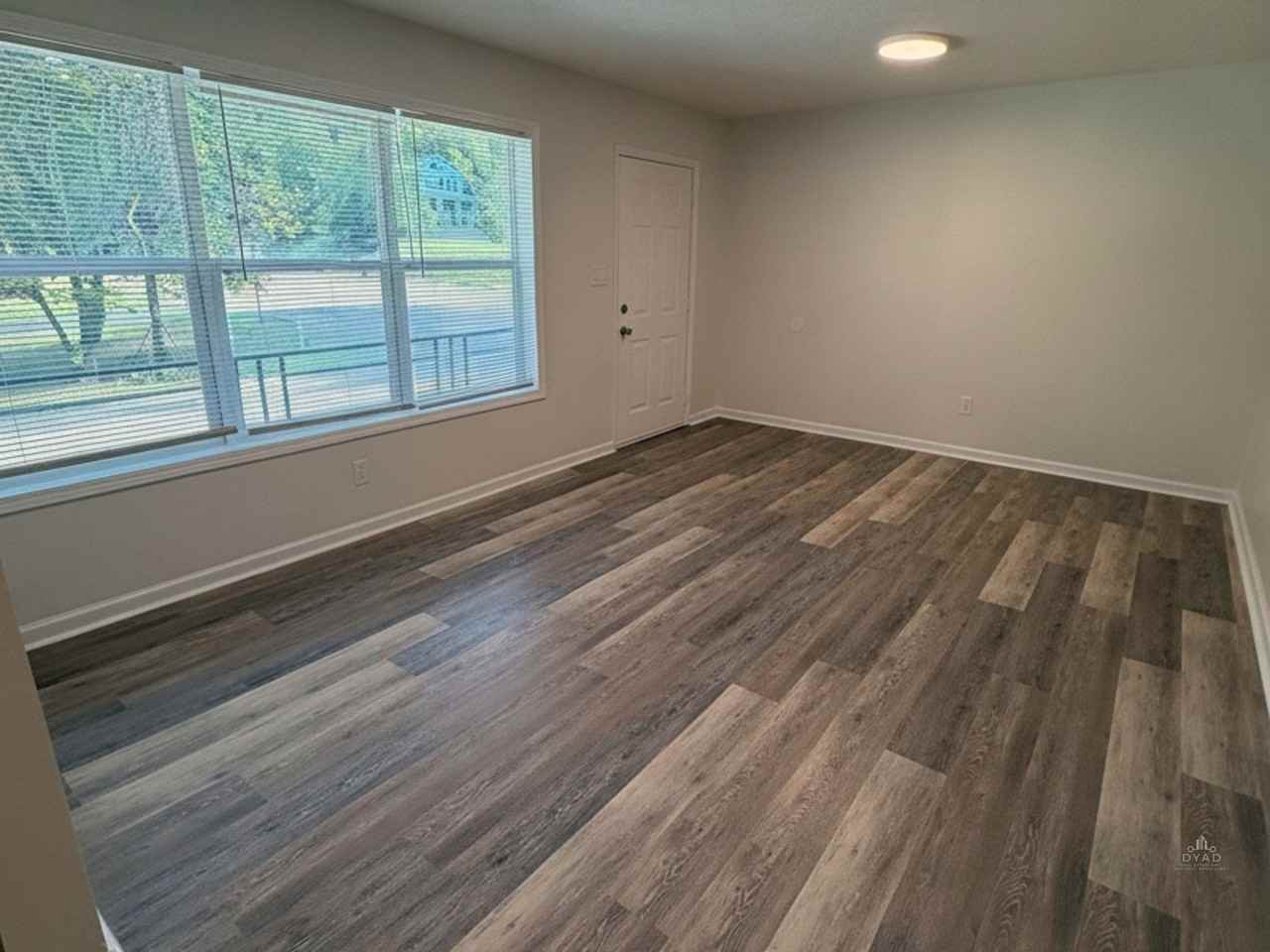 605 Lake Road - Photo 4 of 12