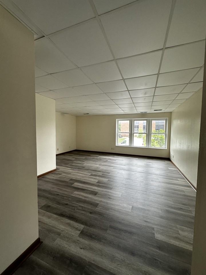 525 East Pine Street - Photo 3 of 22