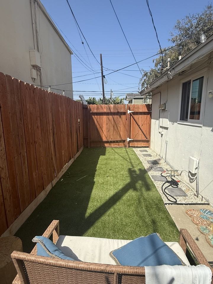 2350 Santa Ana Avenue - Photo 7 of 8